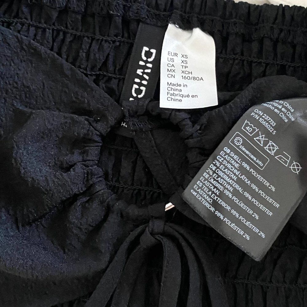 H&M | Women's Black Puff Sleeve Long Sleeve Crop Top - Picture 3 of 3